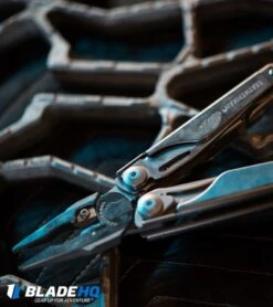 Leatherman Surge Multi-Tool Stainless Steel (21-in-1) 830158 -Blade HQ LTG SURGE WORK ONTIRE 0917
